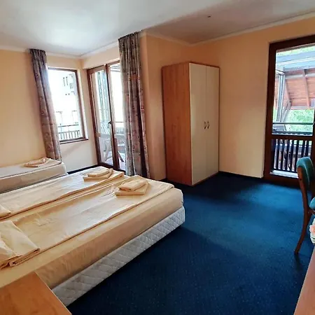 Hotel Bora 2*