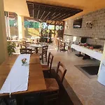 Hotel Bora 2*