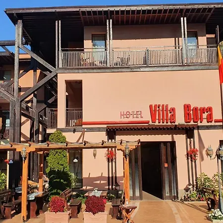 מלון Bora סאני ביץ'